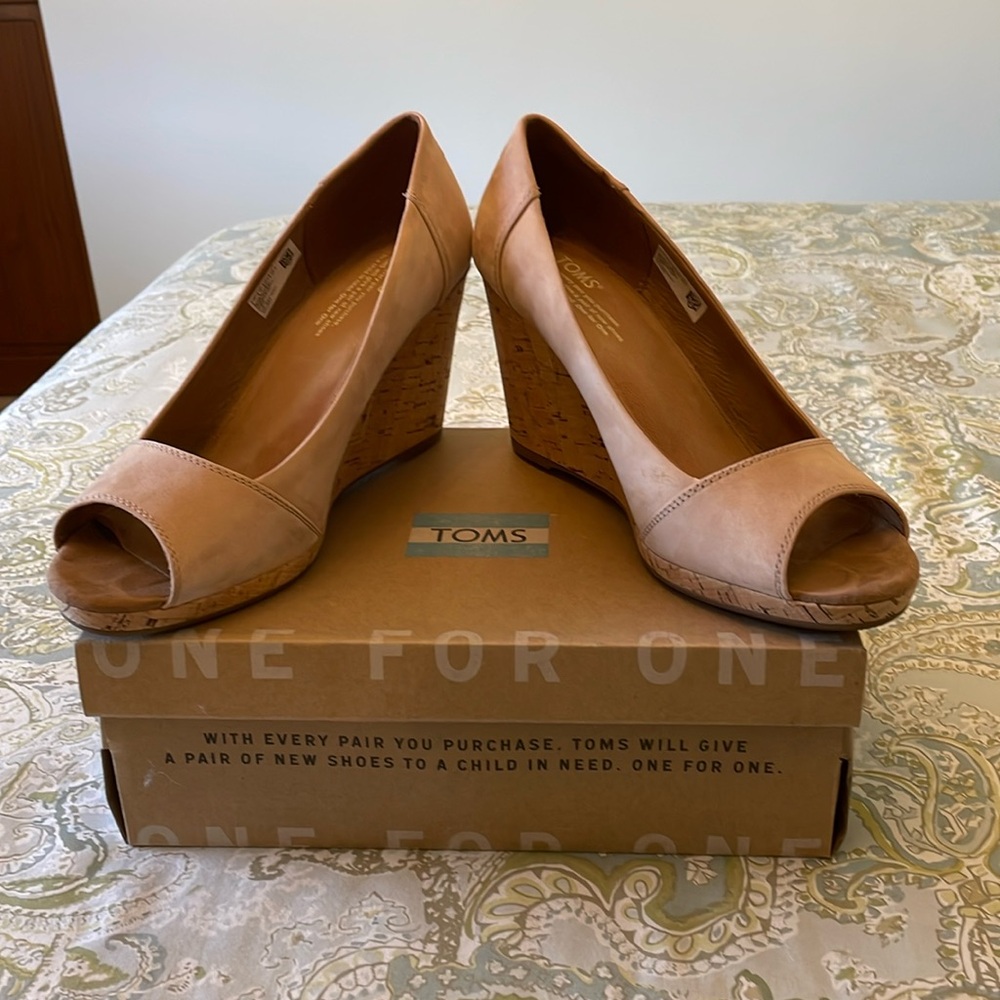 TOMS “Stella” Suede Peep Toe Wedges Size 11